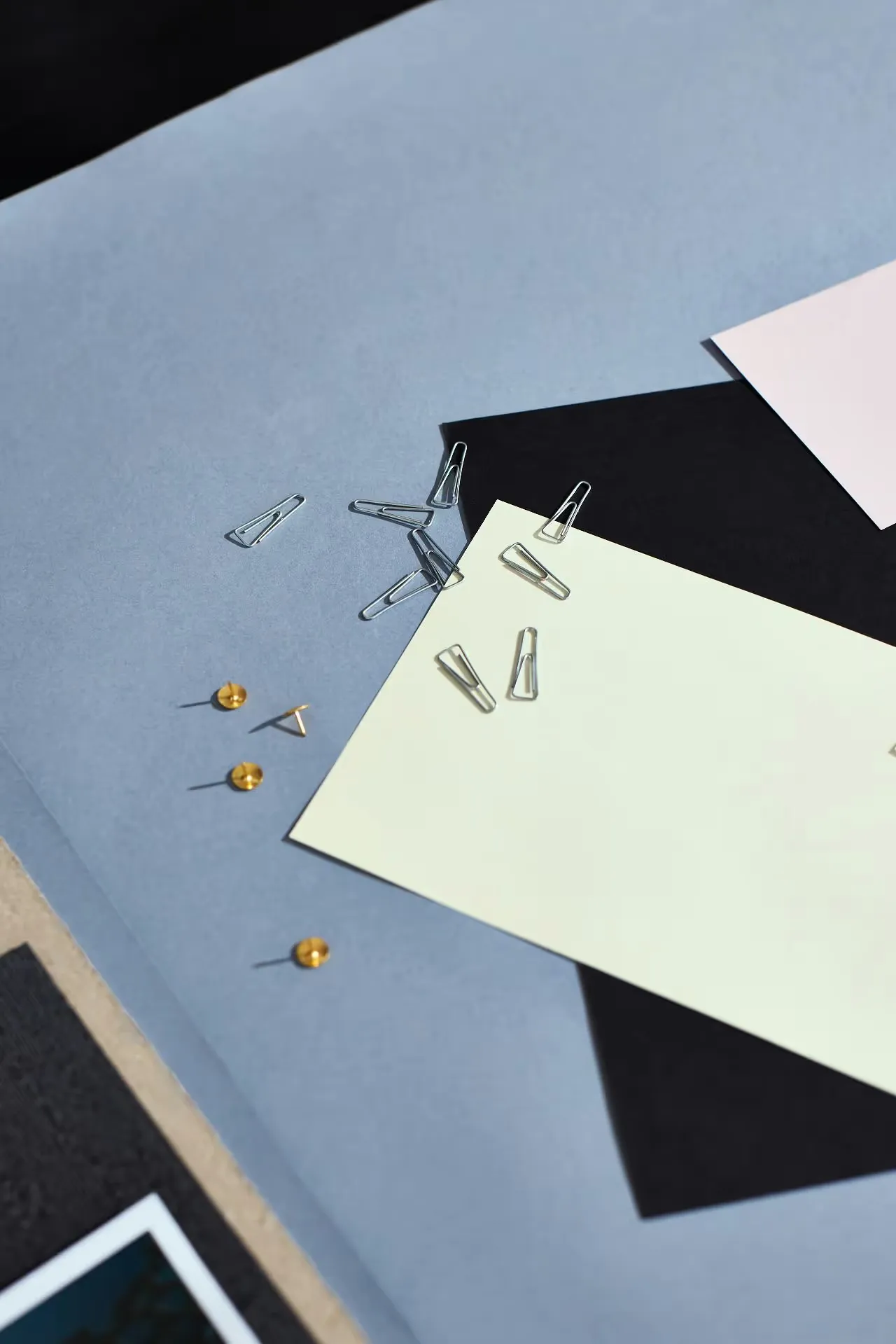 Paper clips and push pins